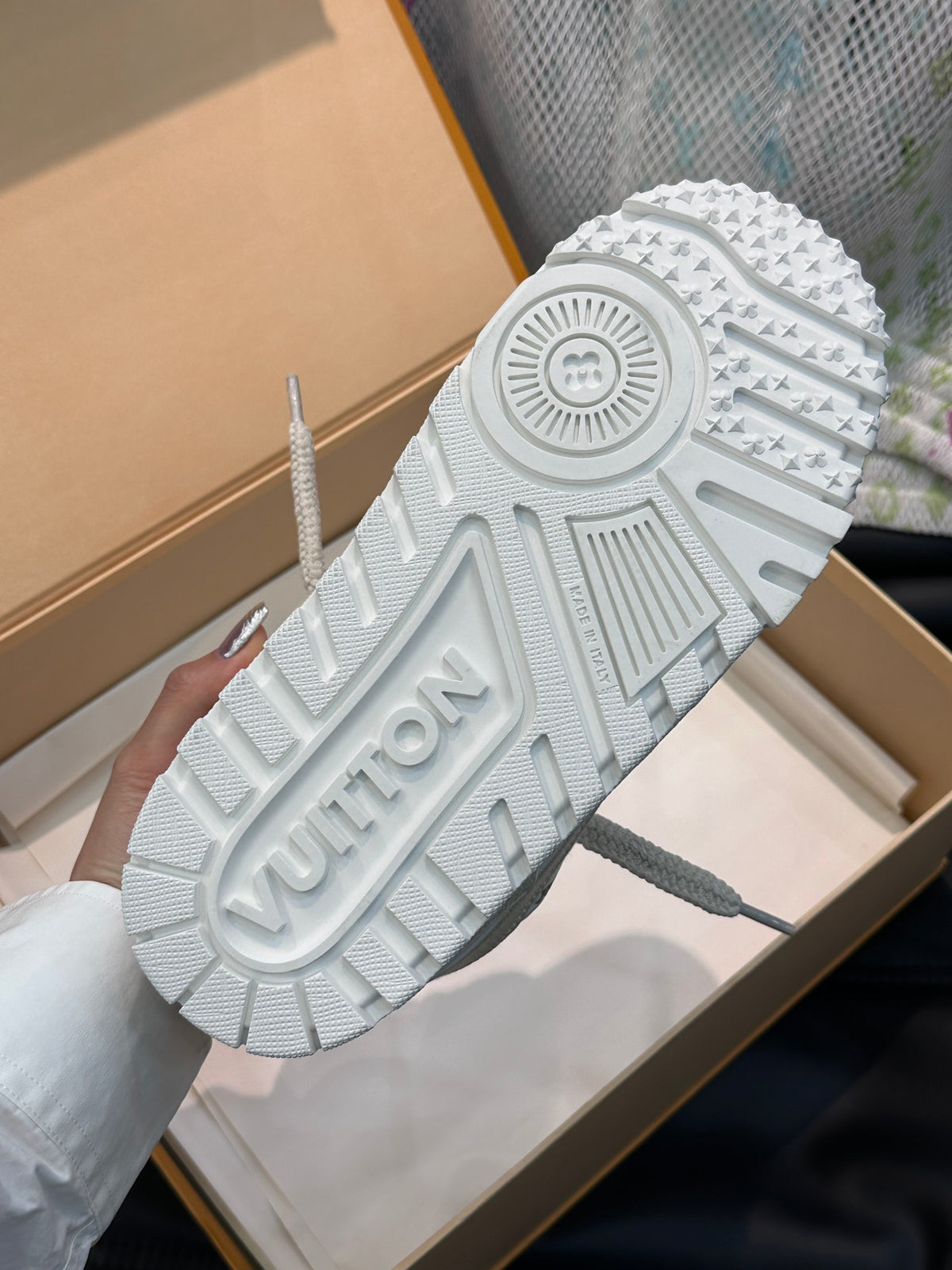 Louis Vuitton LV Trainers Maxi Crem Pânză - prezentare produs