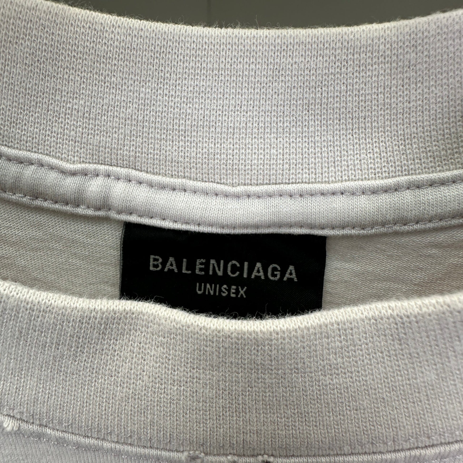 Balenciaga T Cămașă Exclusive - prezentare produs
