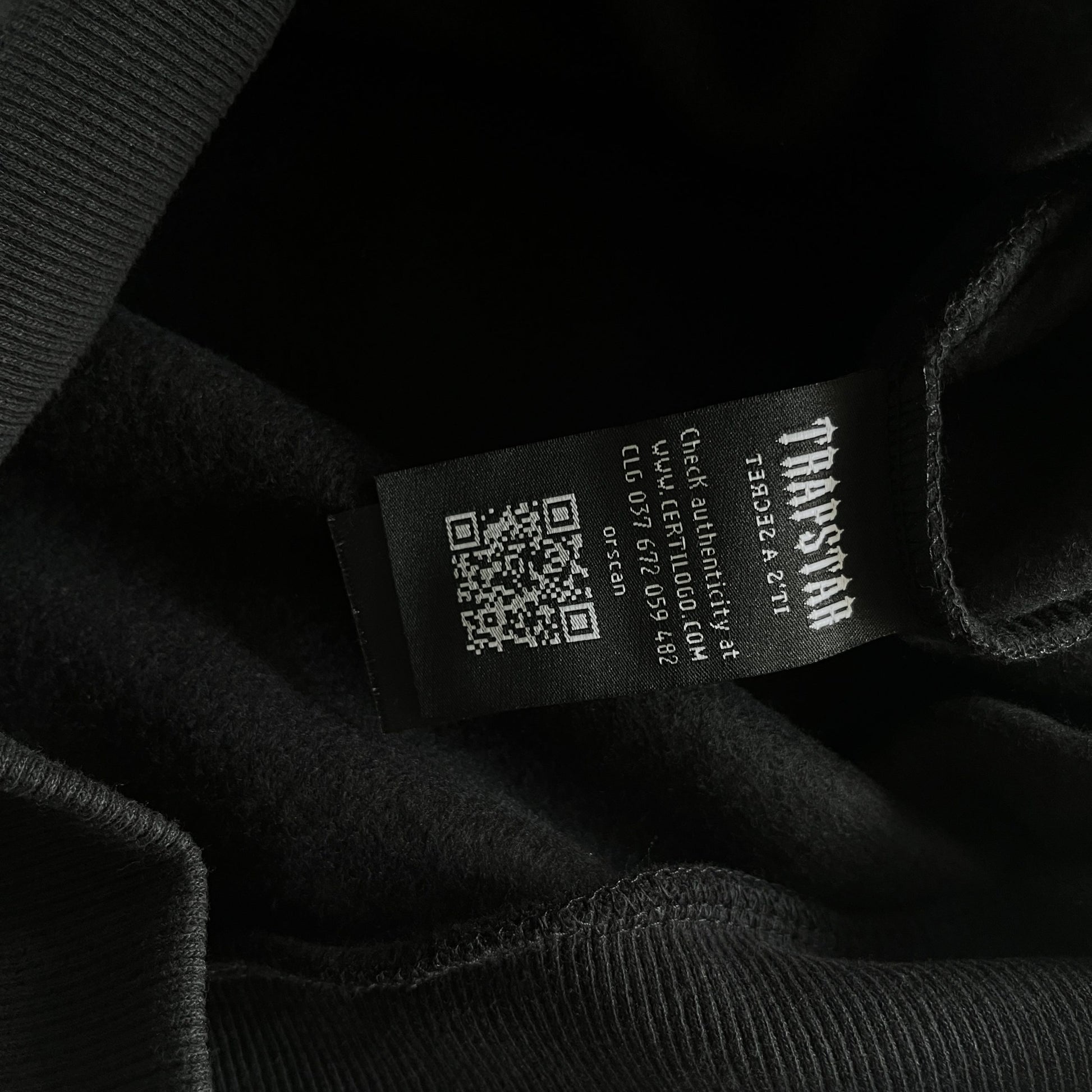 Trapstar Trening Chenille Negru Out - prezentare produs
