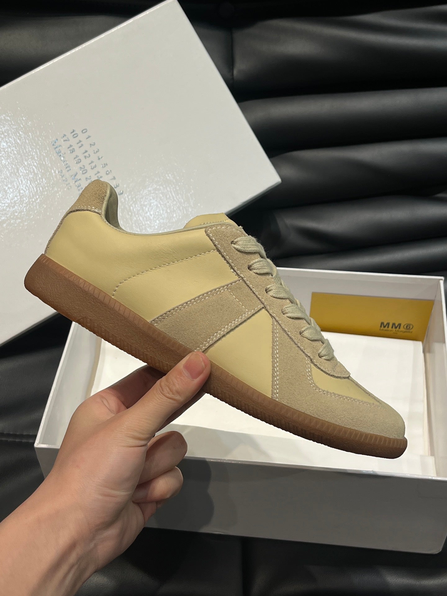 Maison Margiela Trainers Crem - prezentare produs