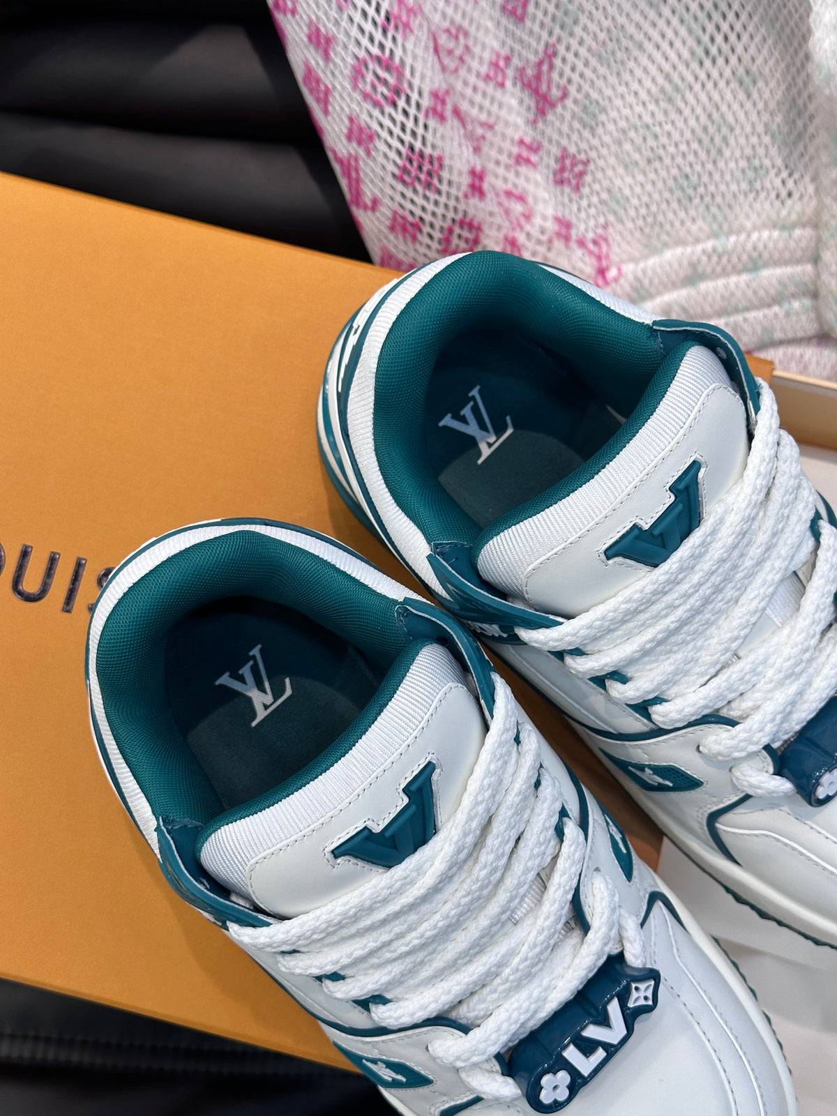 Louis Vuitton LV Trainers Maxi Alb Verde - prezentare produs