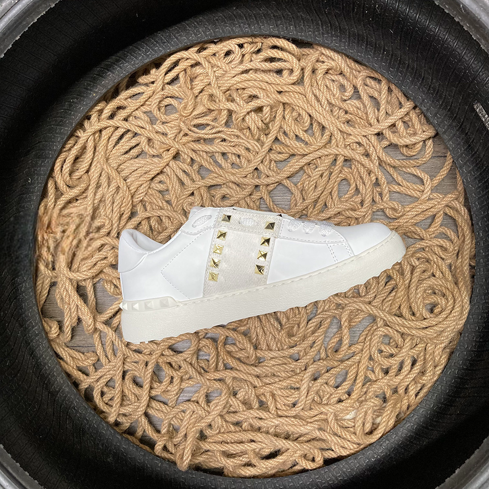 Valentino Rockstud Alb - prezentare produs