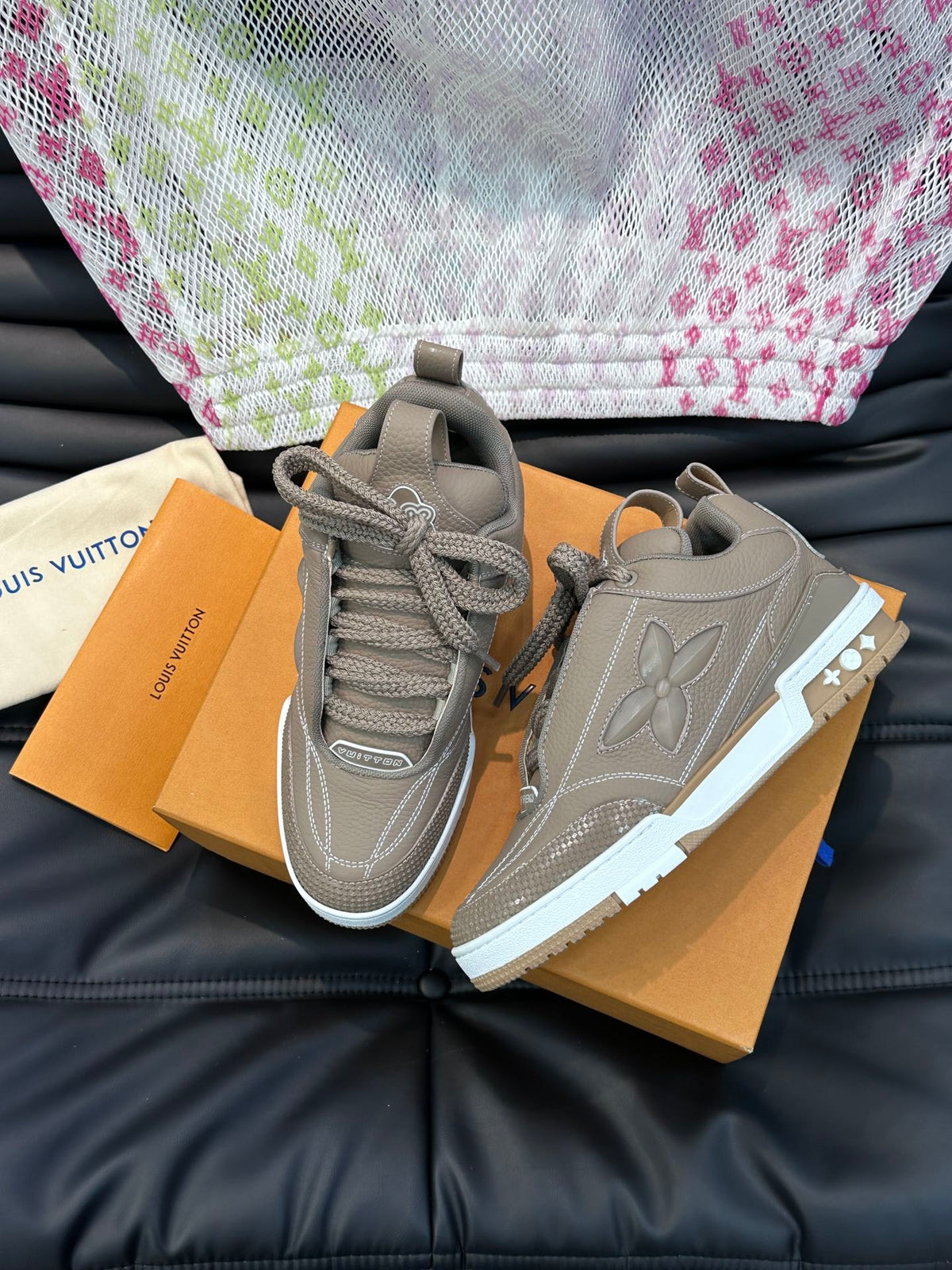 Louis Vuitton LV Skate Deschis Maro - prezentare produs