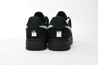 Nike Air Force 1 X Tiffany Co Pantofi sport - prezentare produs