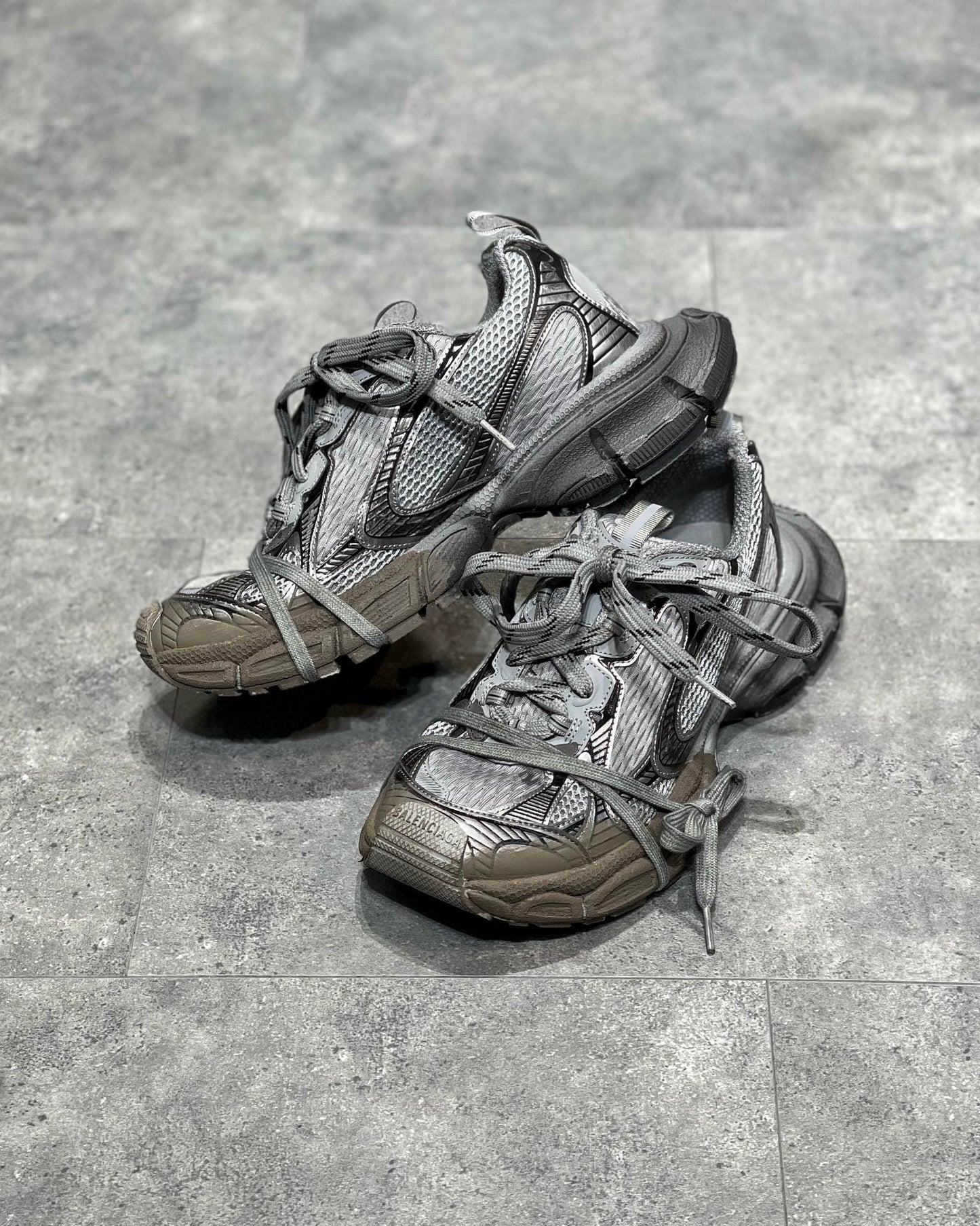 Balenciaga 3XL Gri Pantofi sport - prezentare produs