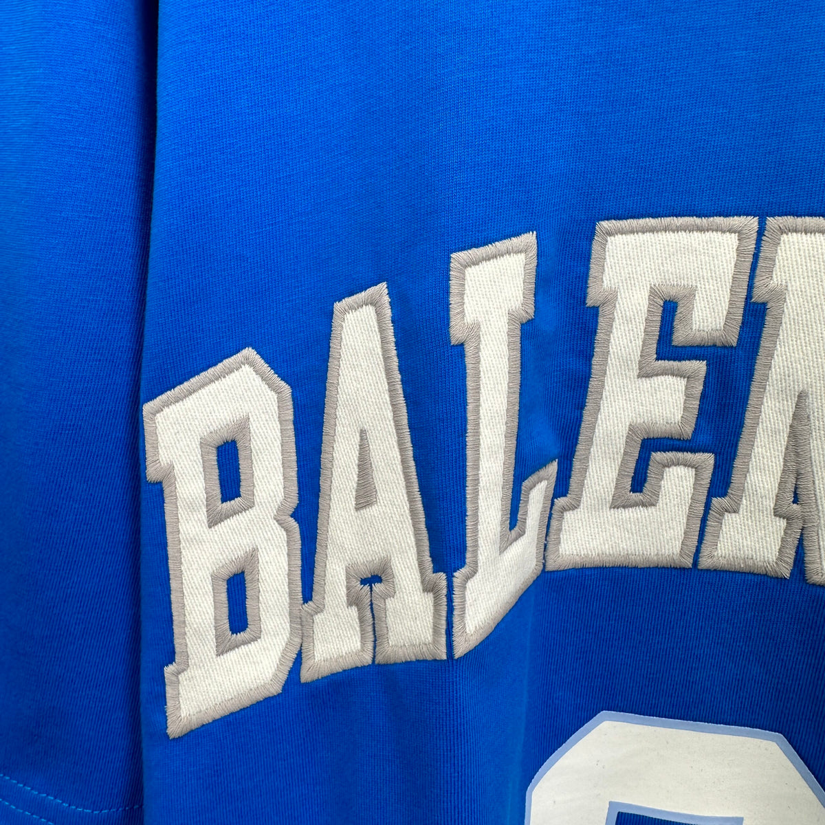 Balenciaga T Cămașă Exclusive - prezentare produs