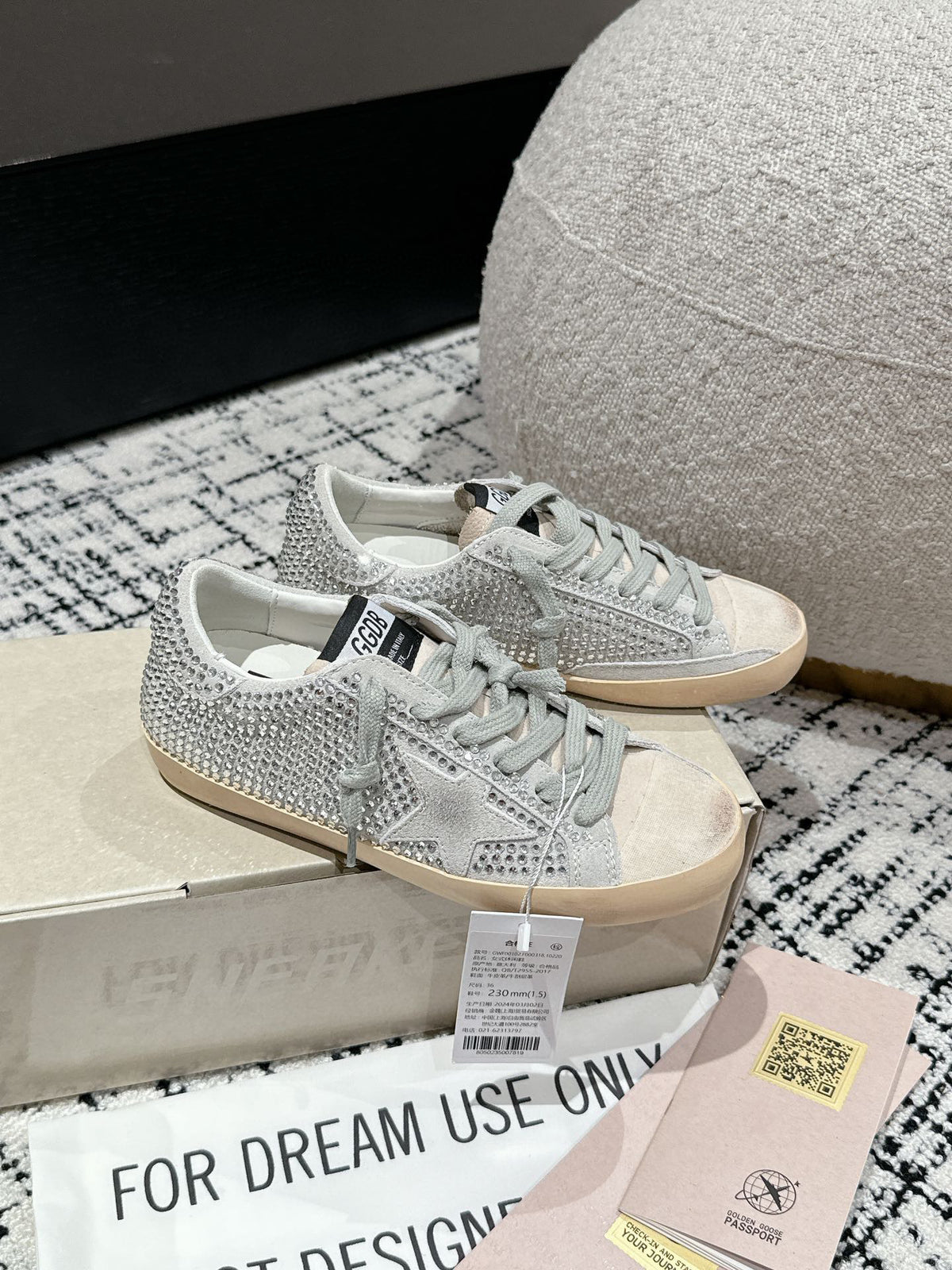Golden Goose Deluxe G09 - prezentare produs