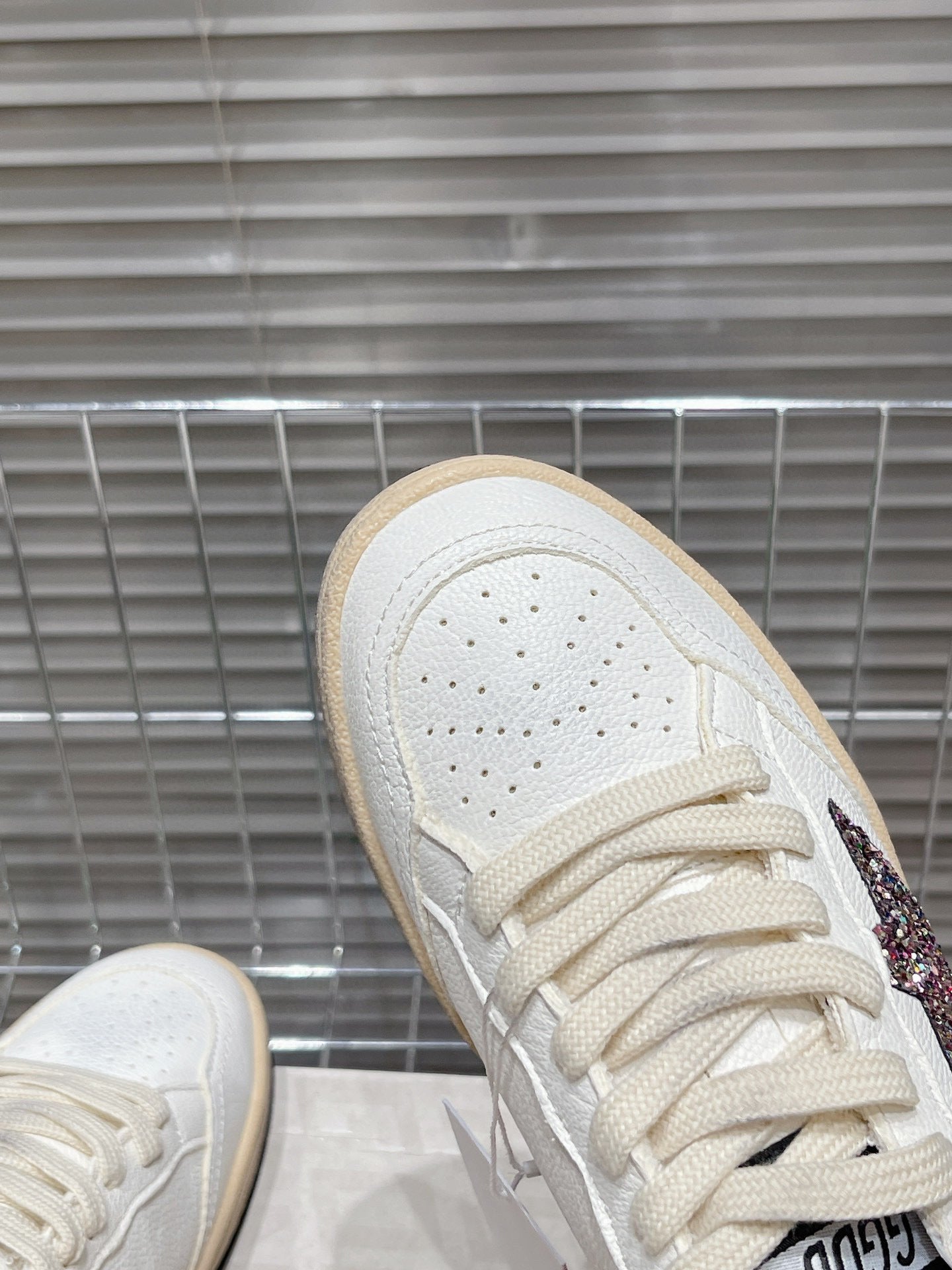 Golden Goose Deluxe G11 - prezentare produs