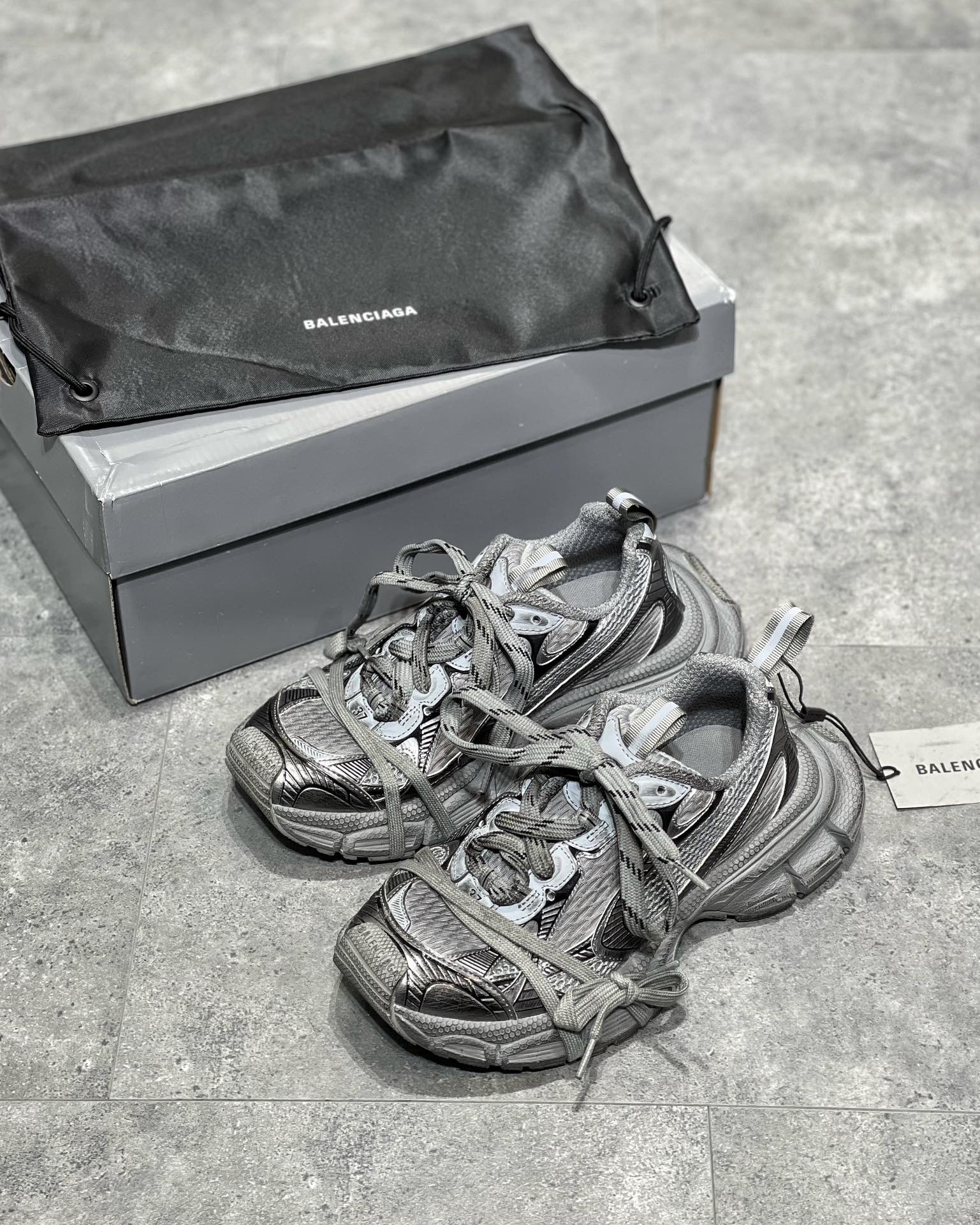 Balenciaga 3XL Gri - prezentare produs