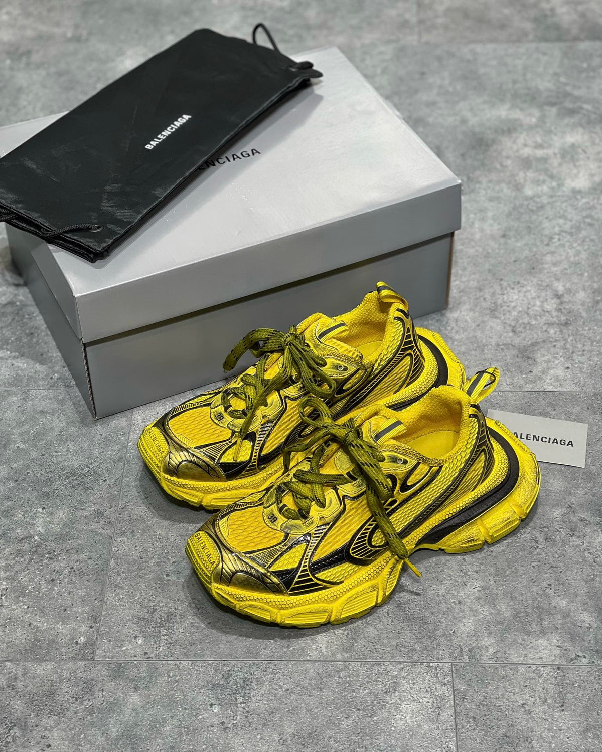 Balenciaga 3XL Galben - prezentare produs