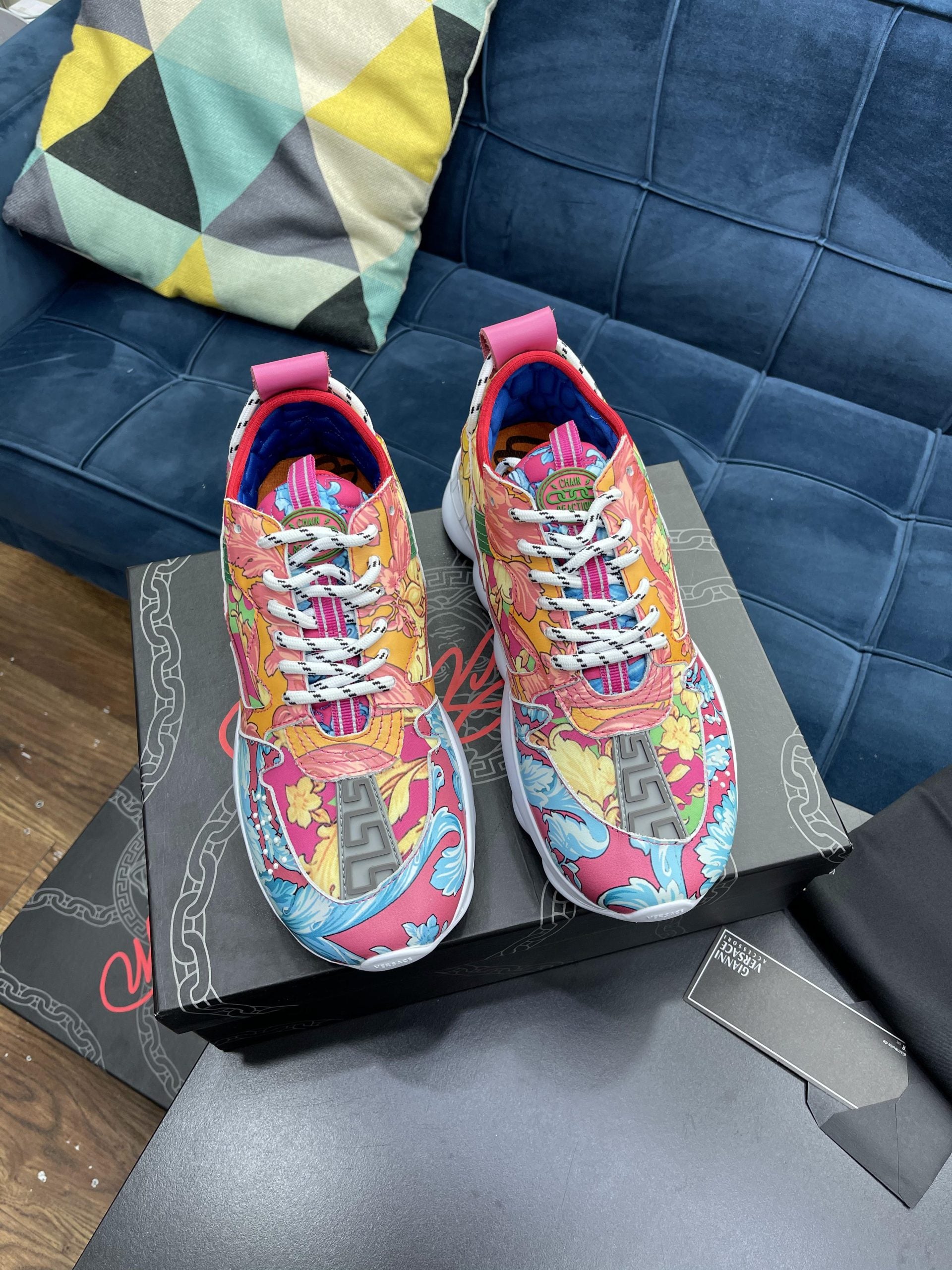 Versace Chain Reaction Roz Pattern Pantofi sport - prezentare produs