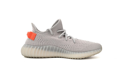 Adidas Yeezy Yeezy 350 V2 Tail Light - prezentare produs