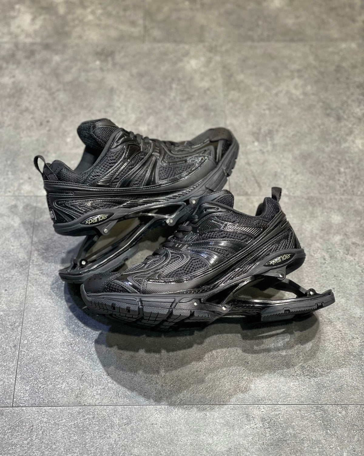 Balenciaga X Pande Negru - prezentare produs
