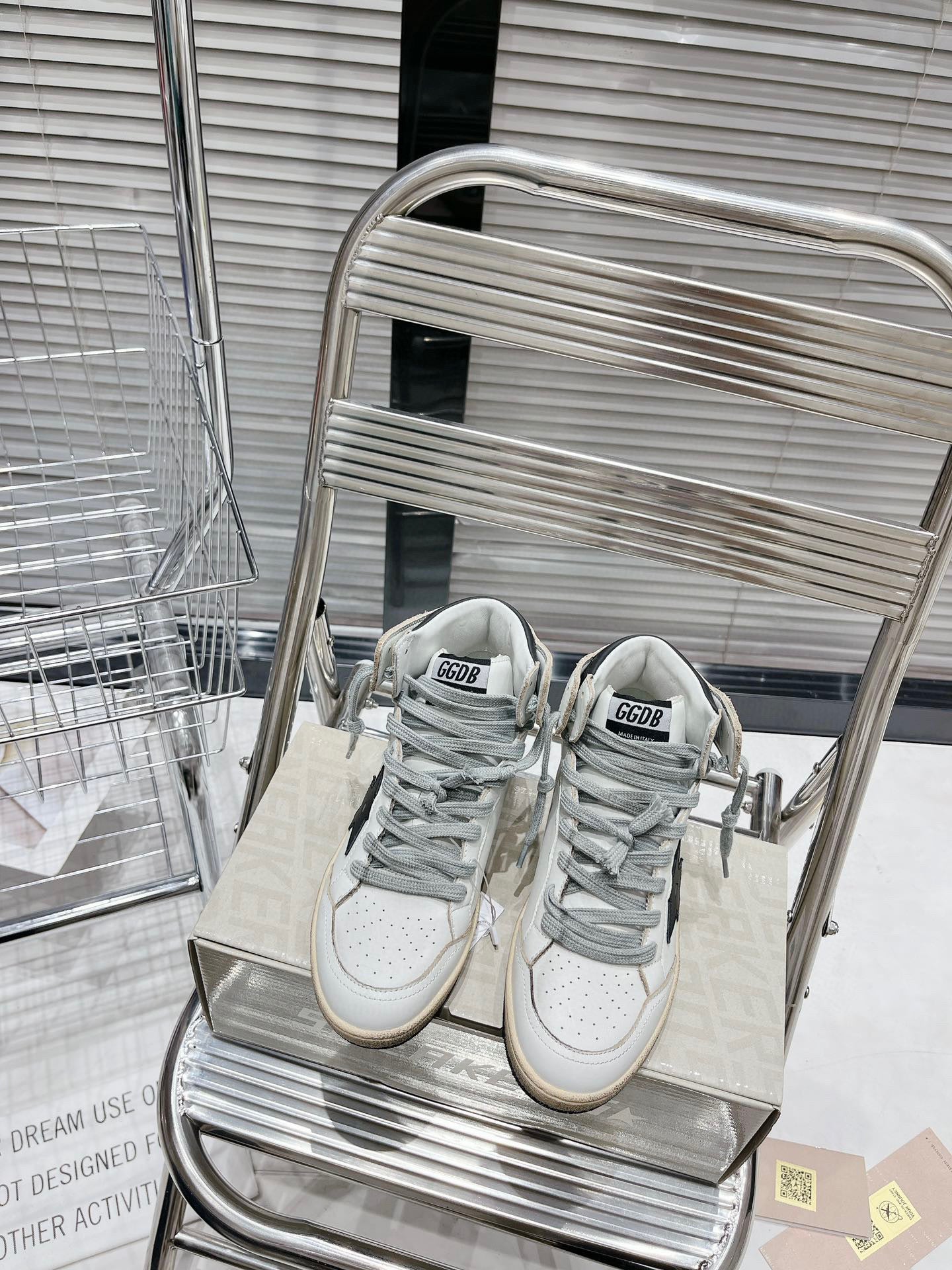 Golden Goose Deluxe High G19 - prezentare produs