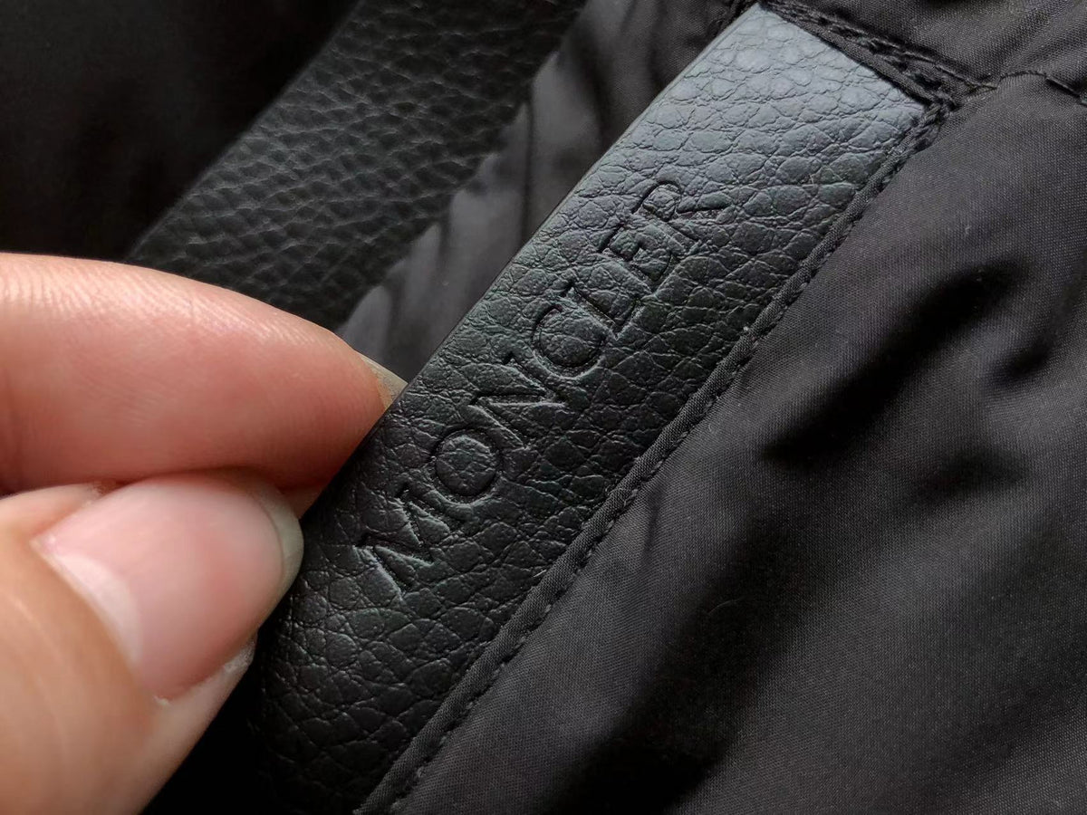 Moncler Down Geacă - prezentare produs