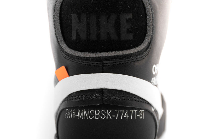 Off Alb X Nike Blazer Negru Pantofi sport - prezentare produs