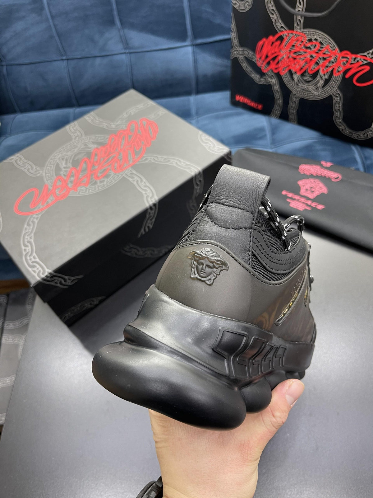 Versace Chain Reaction Negru Auriu Pattern Pantofi sport - prezentare produs