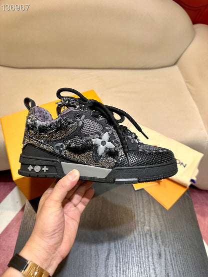 Louis Vuitton LV Skate Negru Distressed - prezentare produs