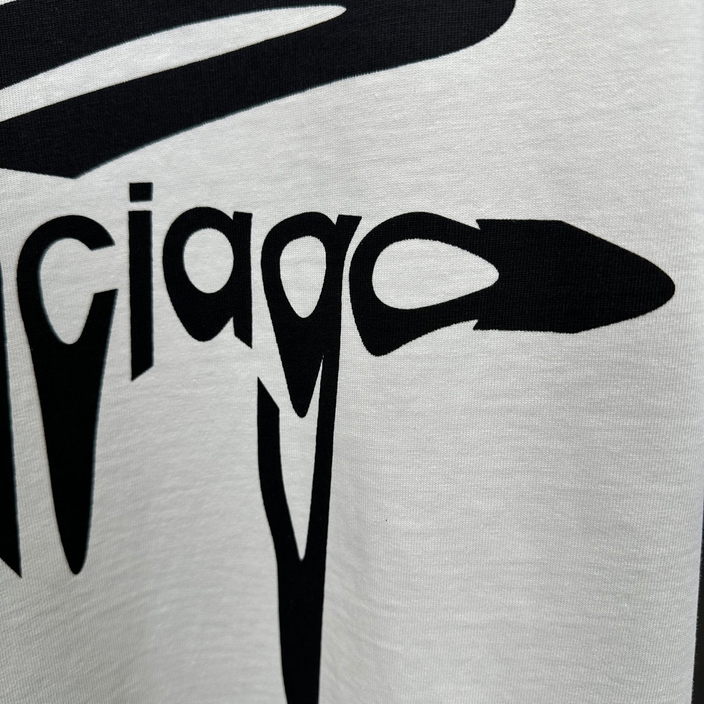 Balenciaga T Cămașă Exclusive - prezentare produs