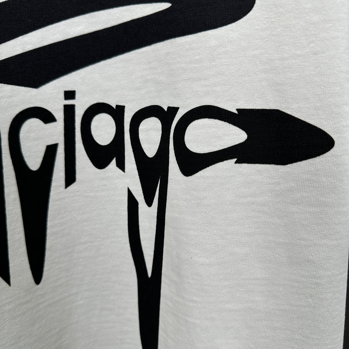 Balenciaga T Cămașă Exclusive - prezentare produs