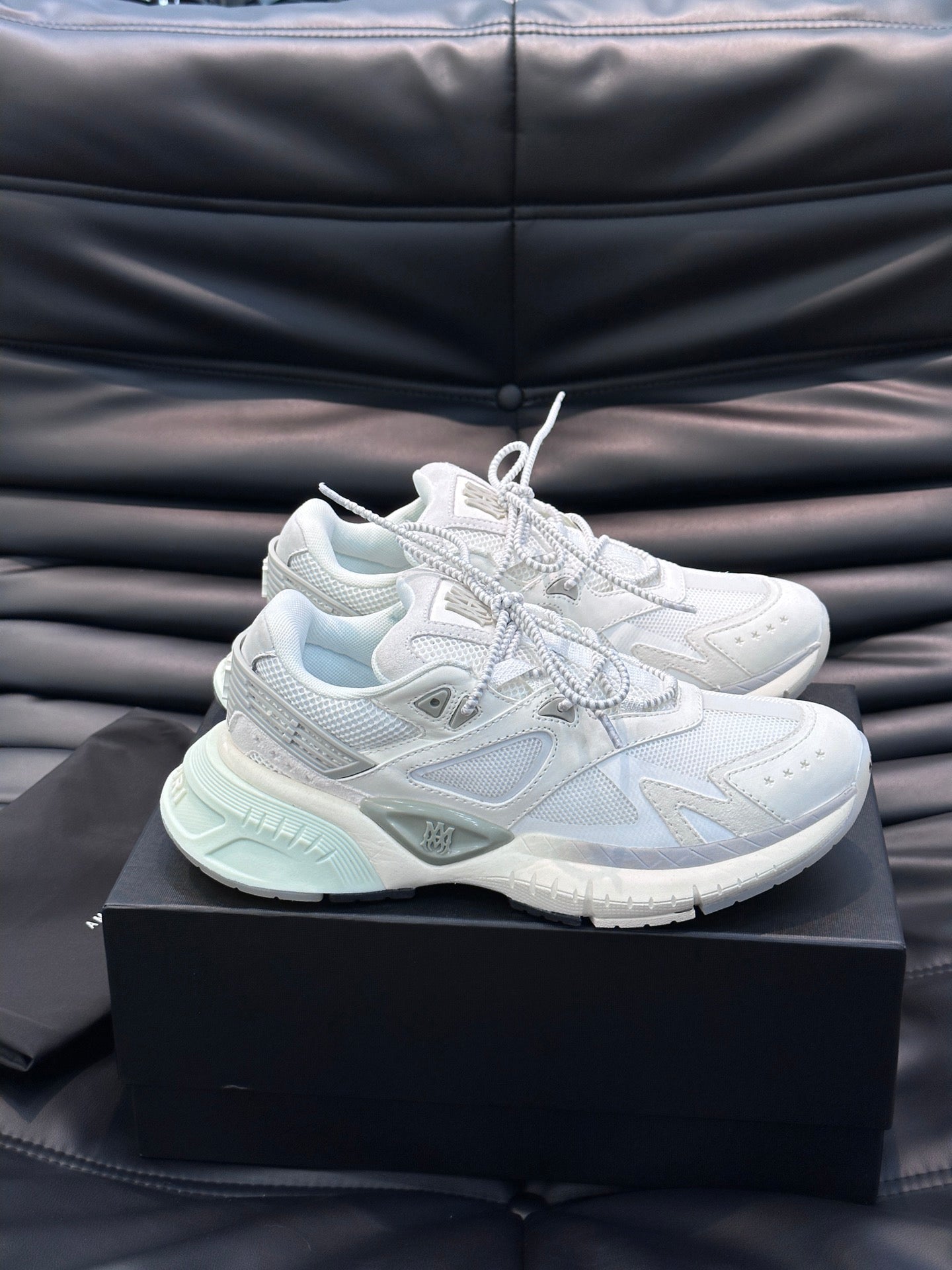 Amiri Runner Alb - prezentare produs