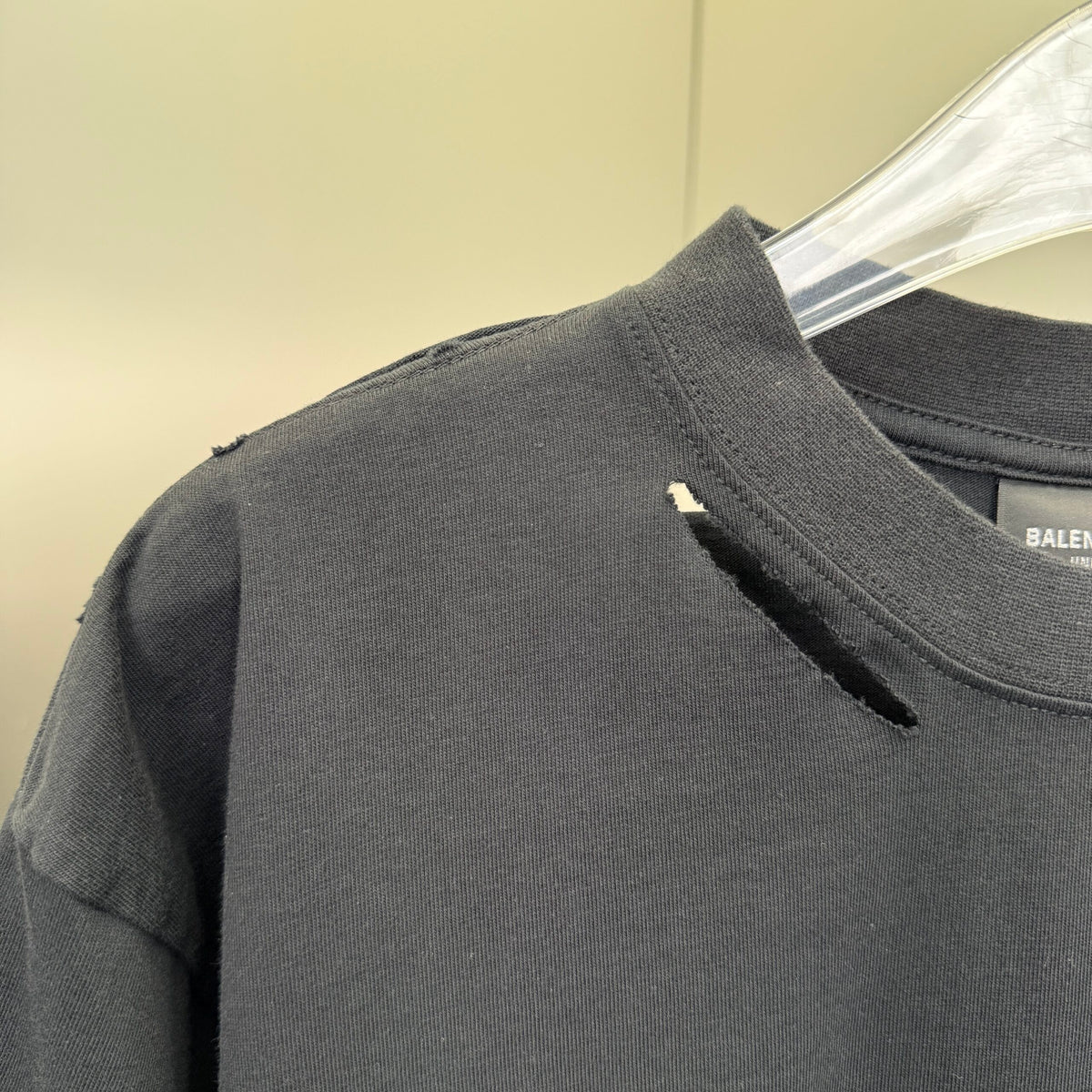 Balenciaga T Cămașă Exclusive - prezentare produs