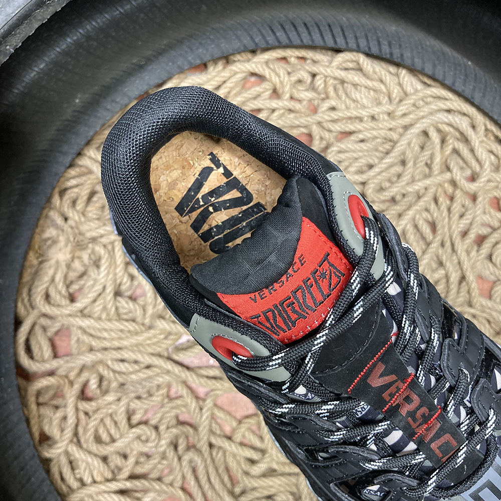 Versace Trigreca V03 Pantofi sport - prezentare produs