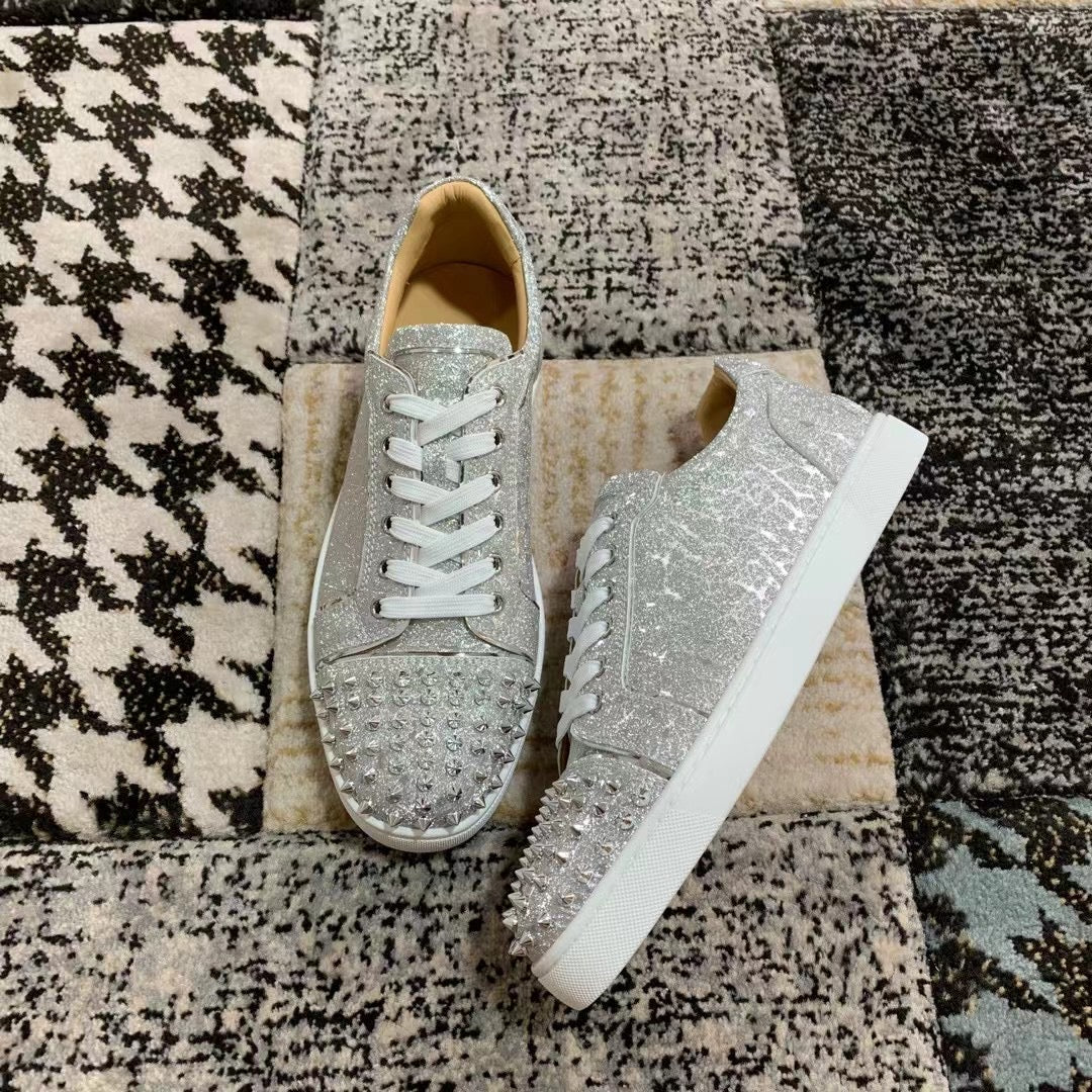 Christian Louboutin Spikes Gri Low - prezentare produs