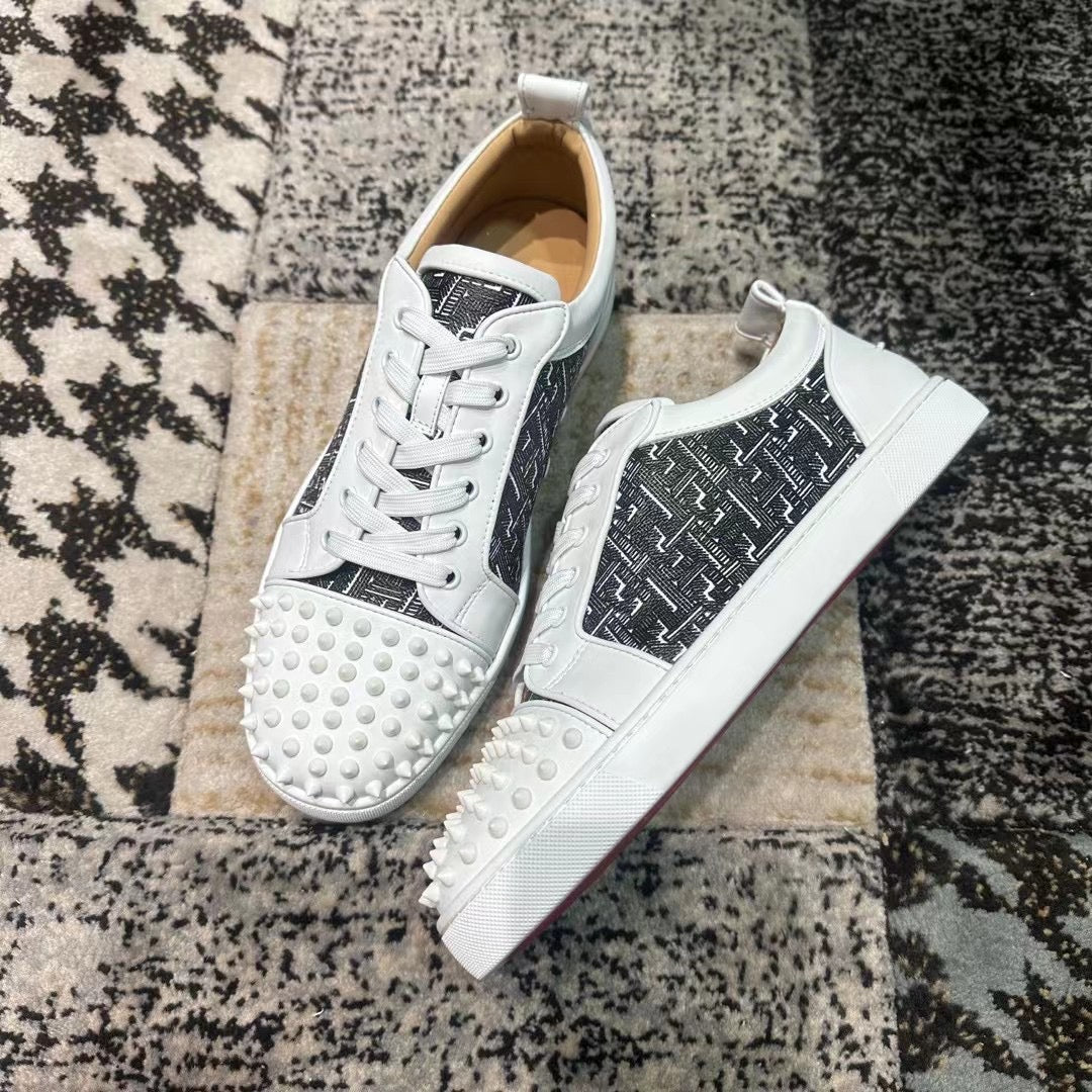 Christian Louboutin Alb Gri Low Spikes - prezentare produs
