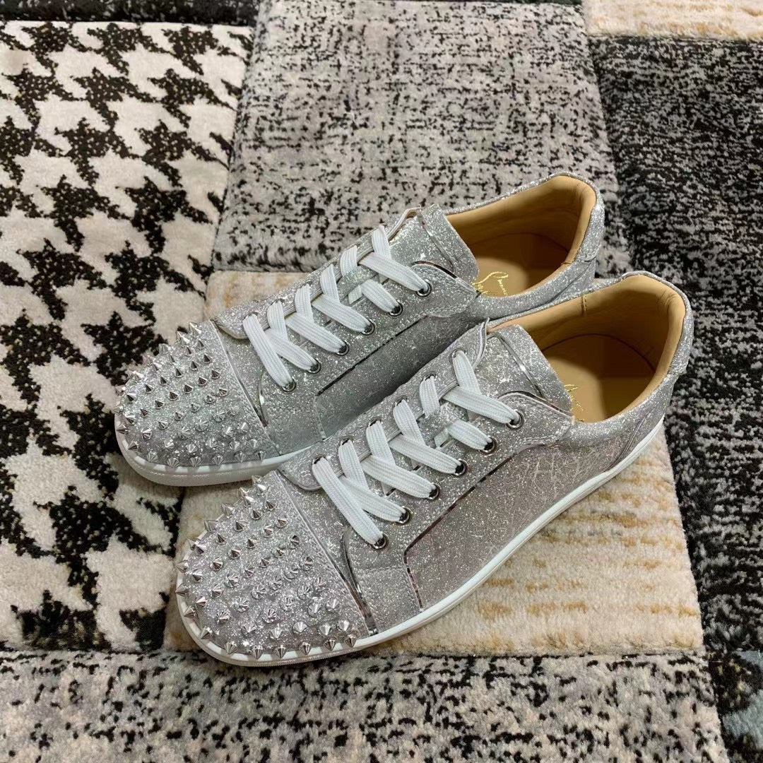 Christian Louboutin Spikes Gri Low - prezentare produs