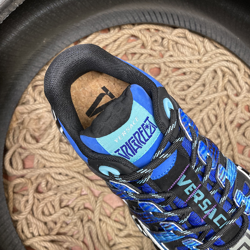 Versace Trigreca V11 Pantofi sport - prezentare produs