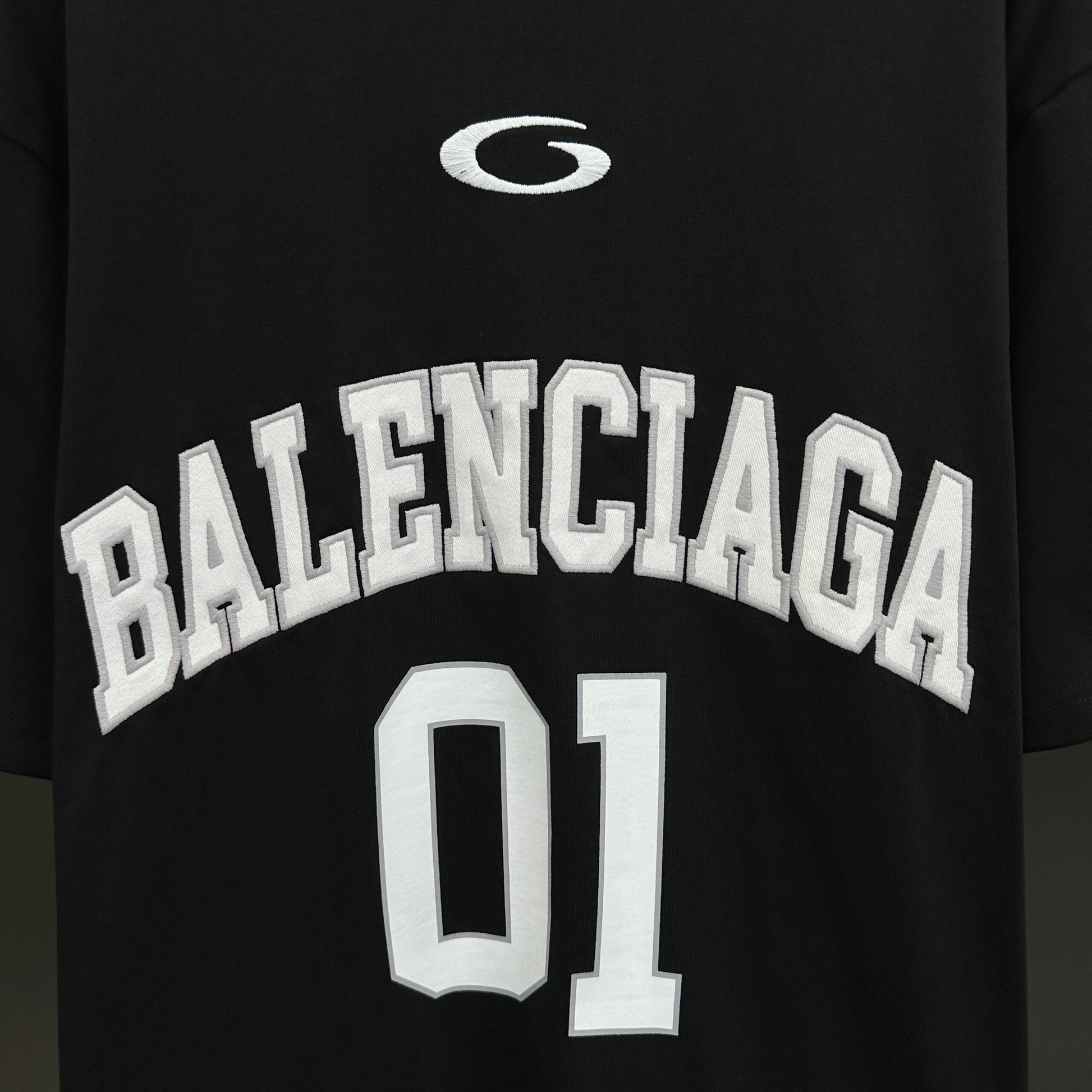 Balenciaga T Cămașă Exclusive - prezentare produs