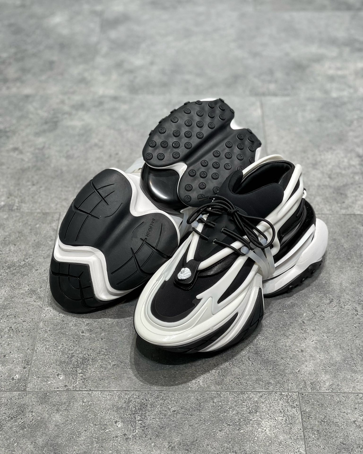 Balmain Unicorn Negru Alb Pantofi sport - prezentare produs