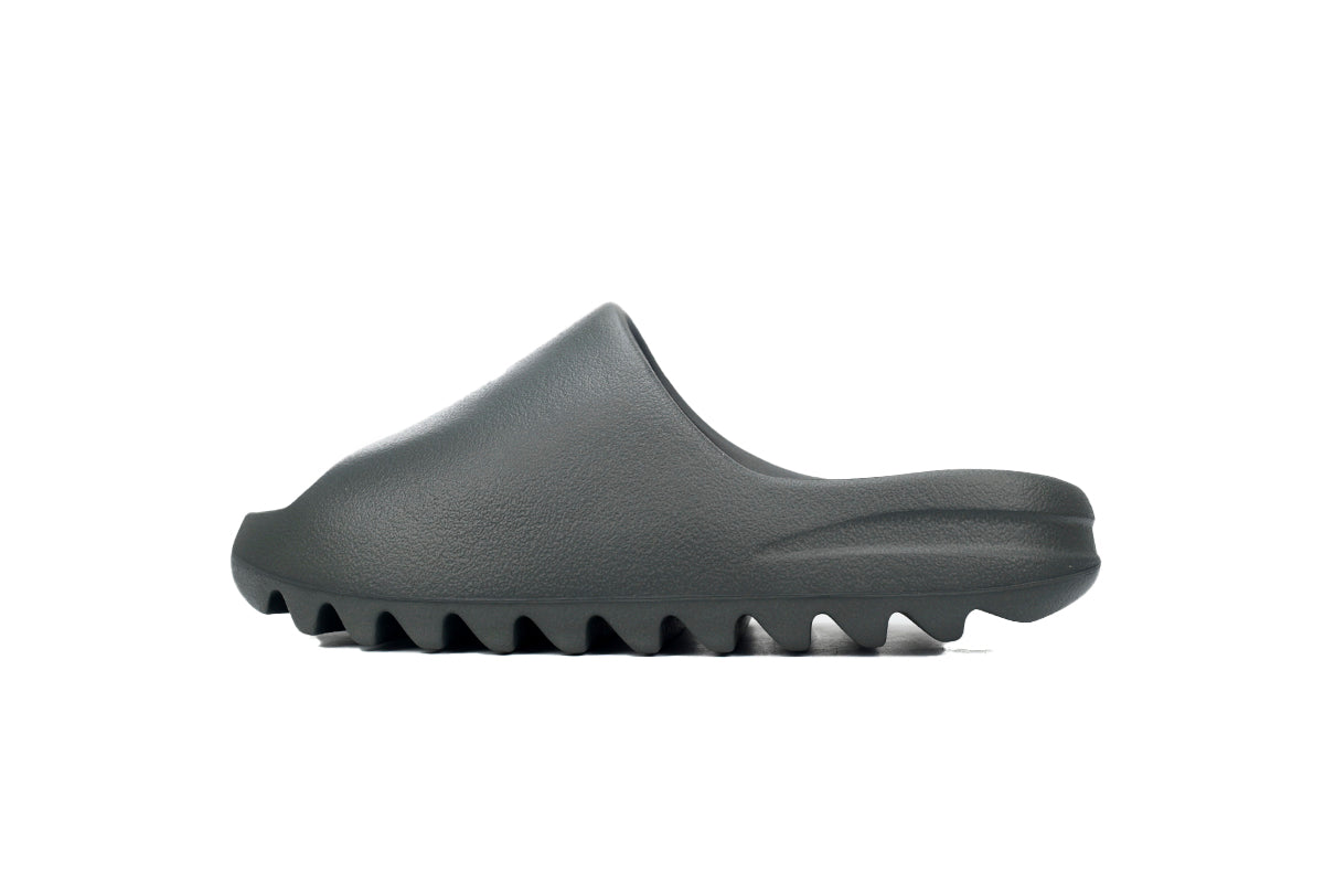 Adidas Yeezy Slapi Negru - prezentare produs