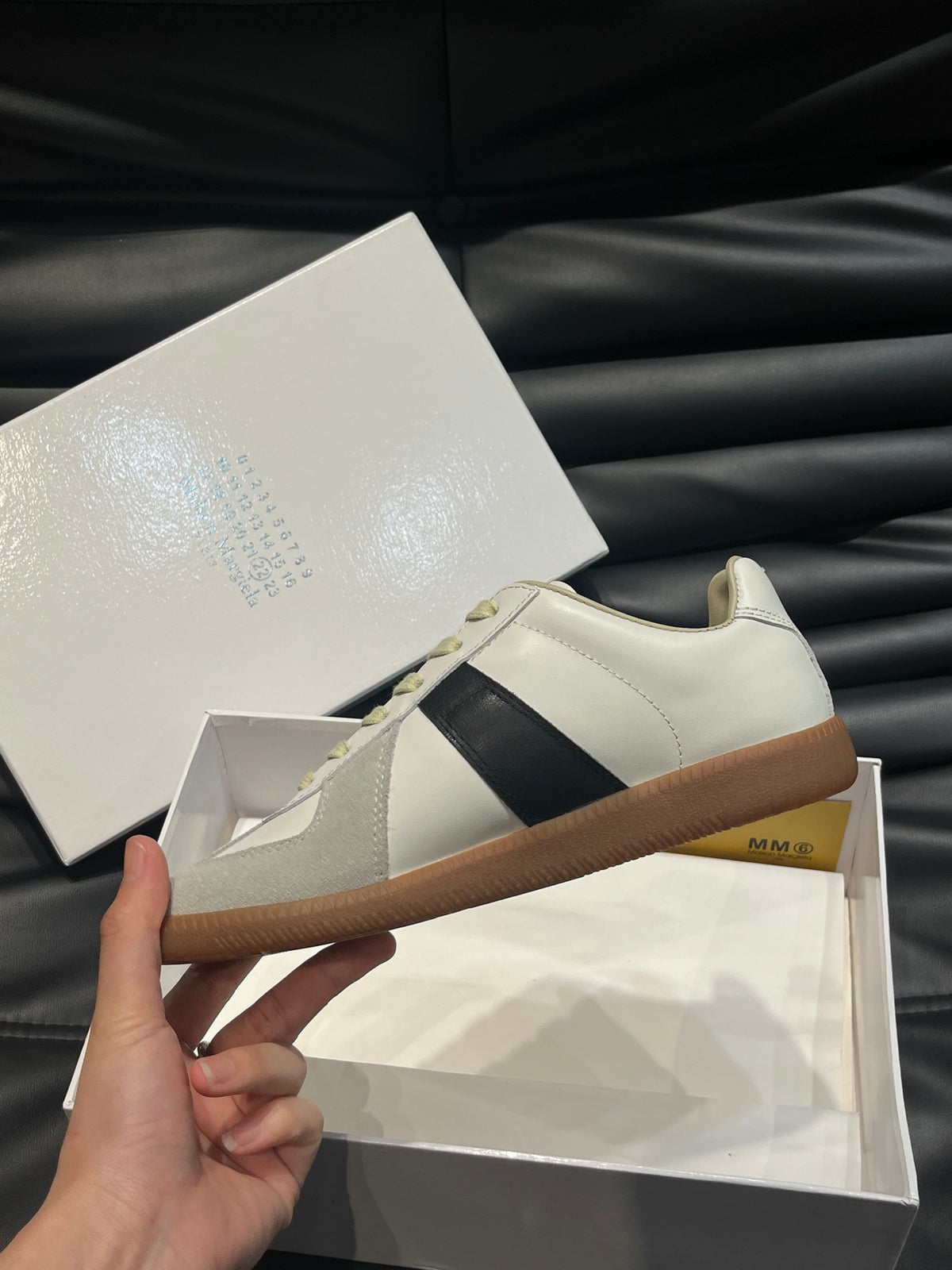 Maison Margiela Pantofi sport Alb Negru - prezentare produs