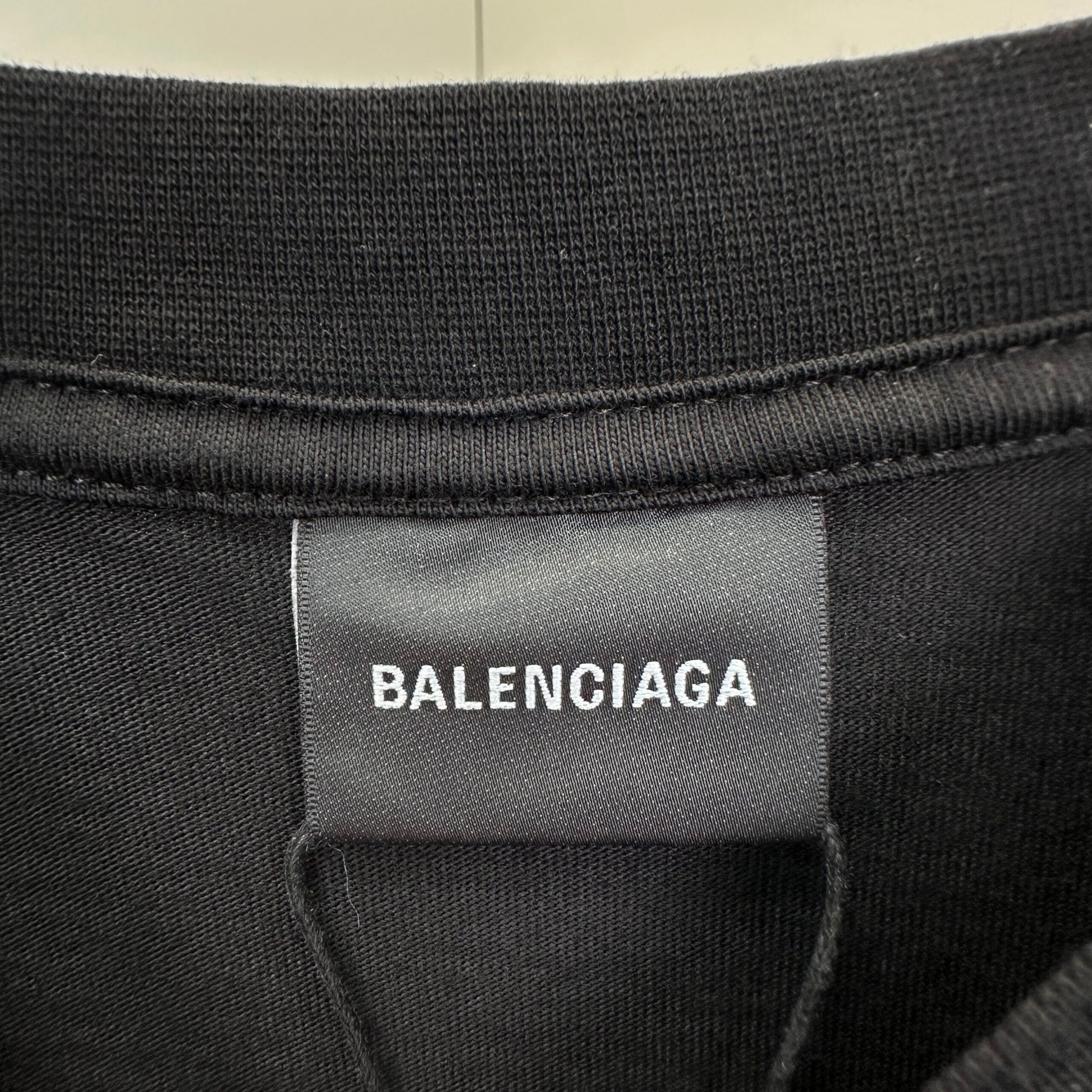 Balenciaga T Cămașă Exclusive - prezentare produs