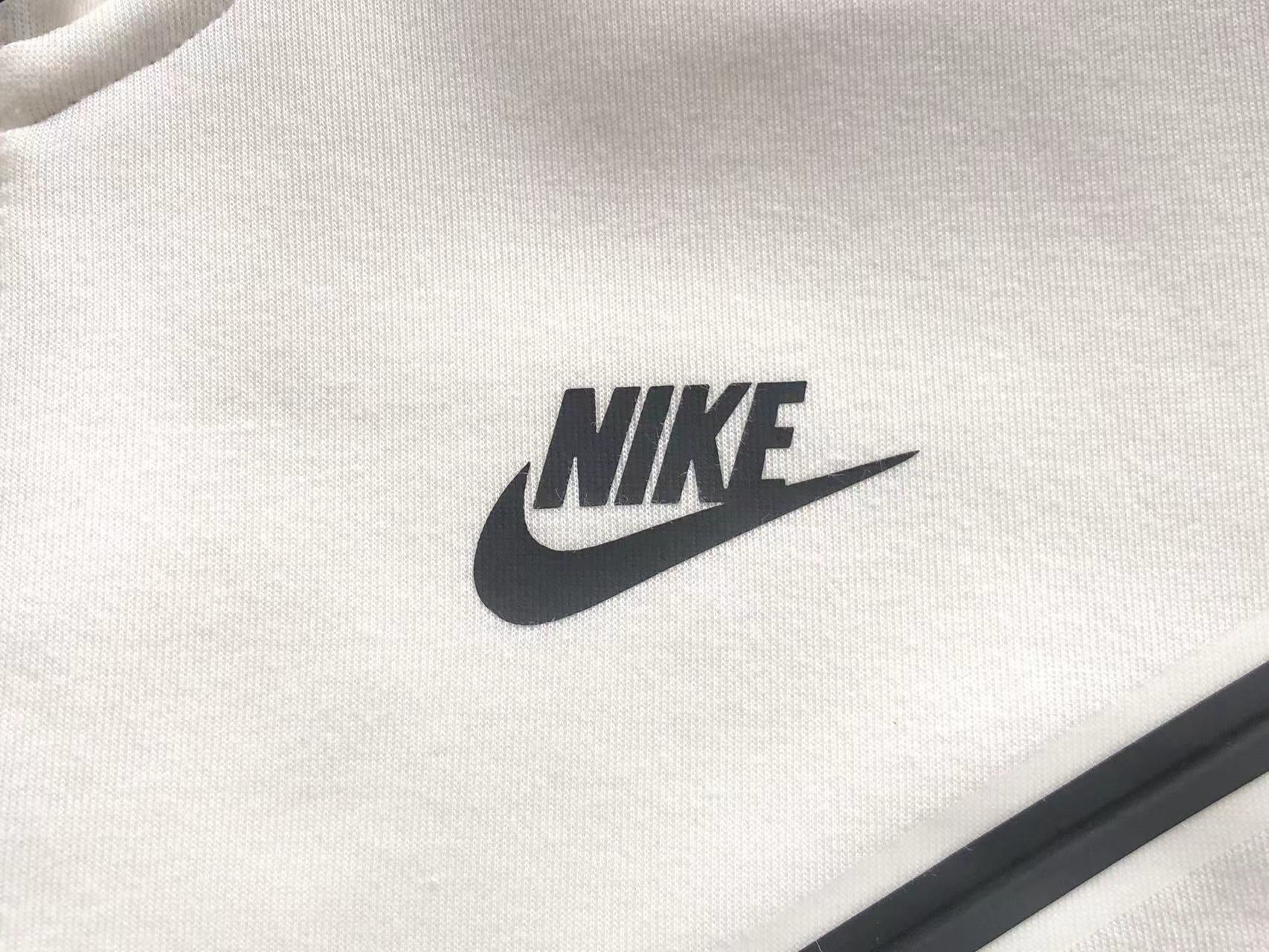Nike Tech Fleece Full Alb Fleece - prezentare produs
