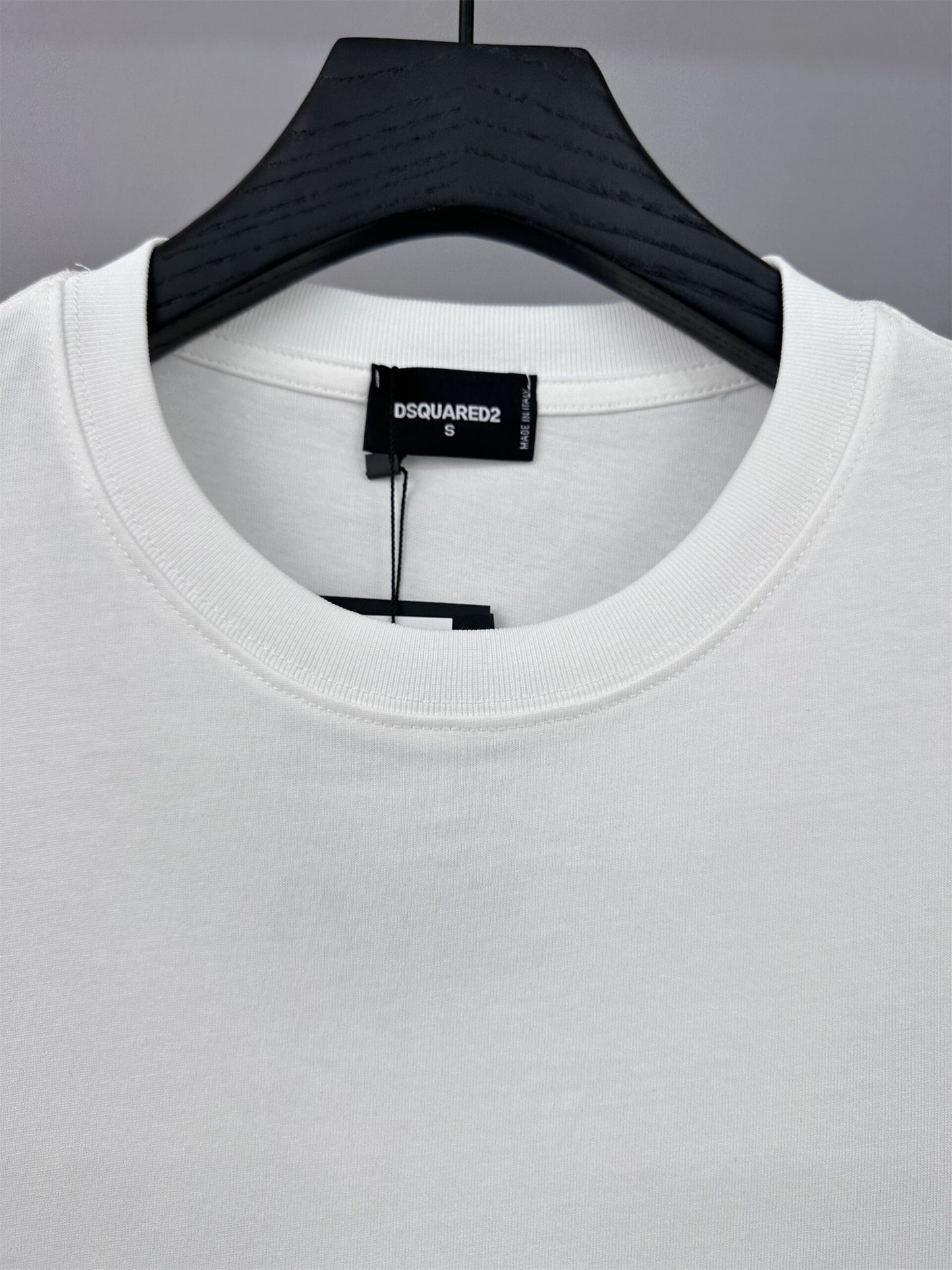 Dsquared2 T Cămașă Dt018 - prezentare produs