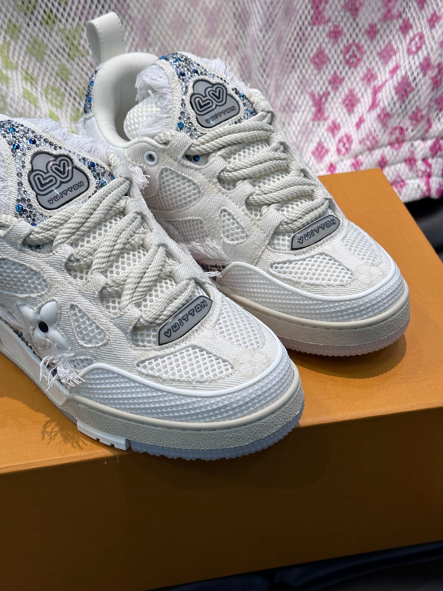 Louis Vuitton LV Skate Gri Glitter - prezentare produs