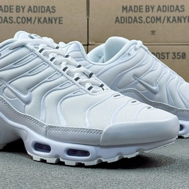Nike TN Alb Pantofi sport - prezentare produs