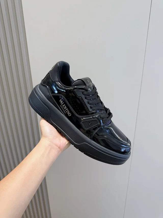 Valentino Trainers Negru Patent - prezentare produs