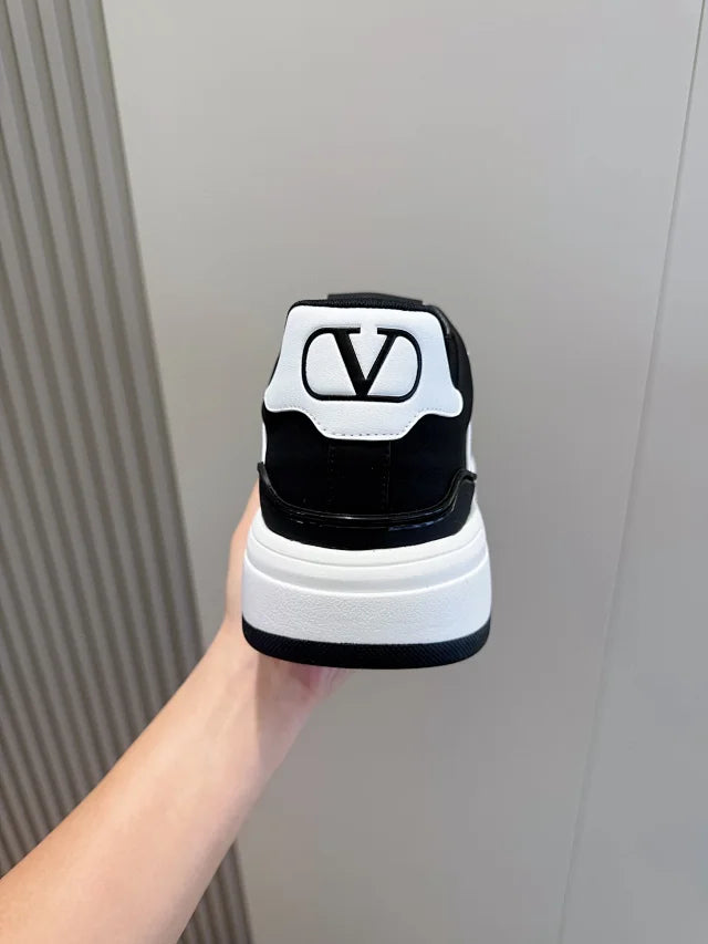 Valentino Trainers Gri Negru - prezentare produs