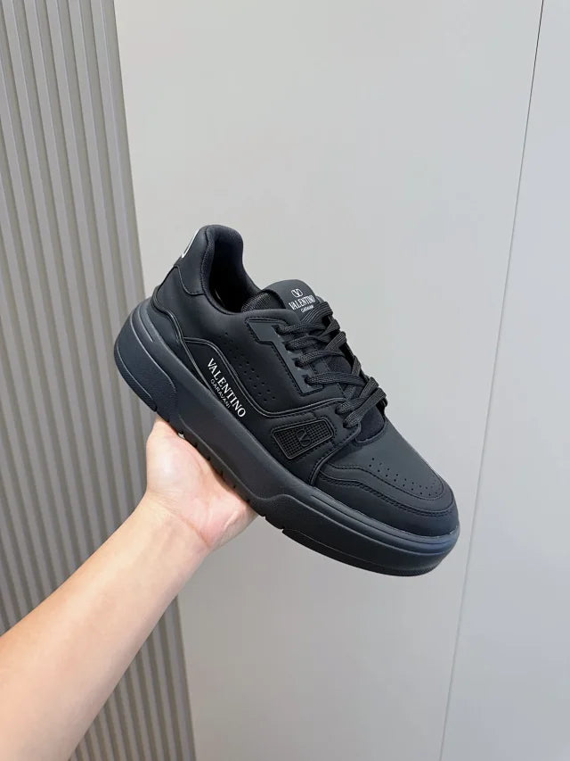 Valentino Trainers Negru - prezentare produs