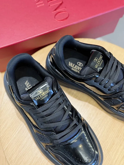 Valentino Trainers Negru Patent - prezentare produs