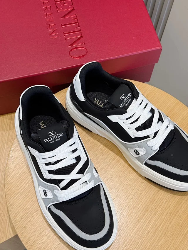 Valentino Trainers Gri Negru - prezentare produs