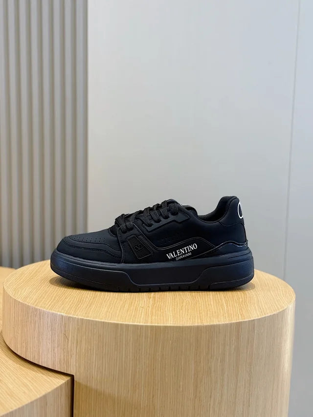 Valentino Trainers Negru - prezentare produs