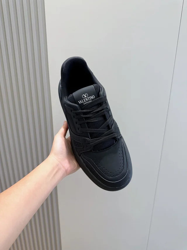 Valentino Trainers Negru - prezentare produs