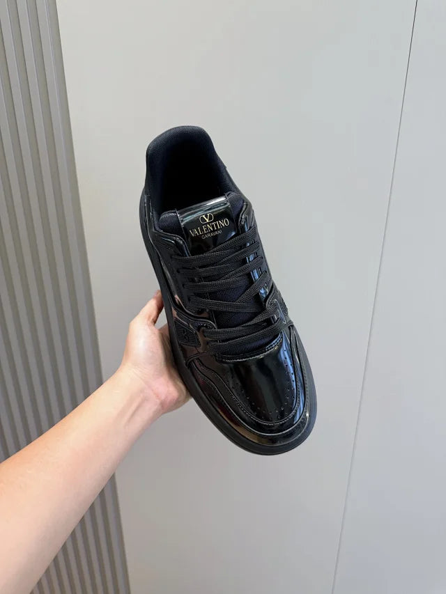 Valentino Trainers Negru Patent - prezentare produs
