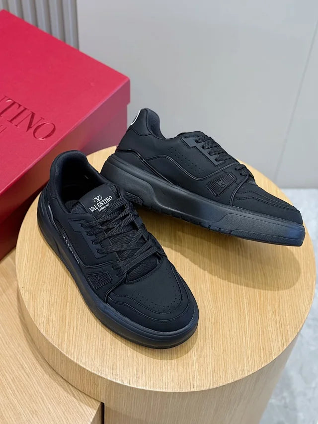 Valentino Trainers Negru - prezentare produs