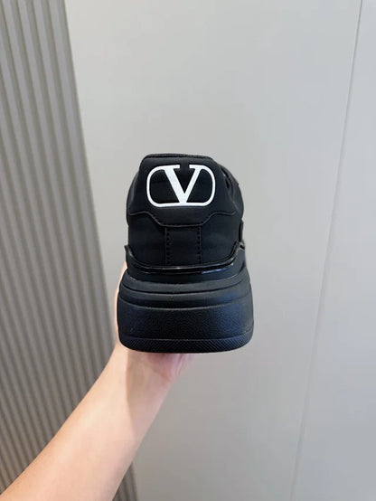 Valentino Trainers Negru - prezentare produs